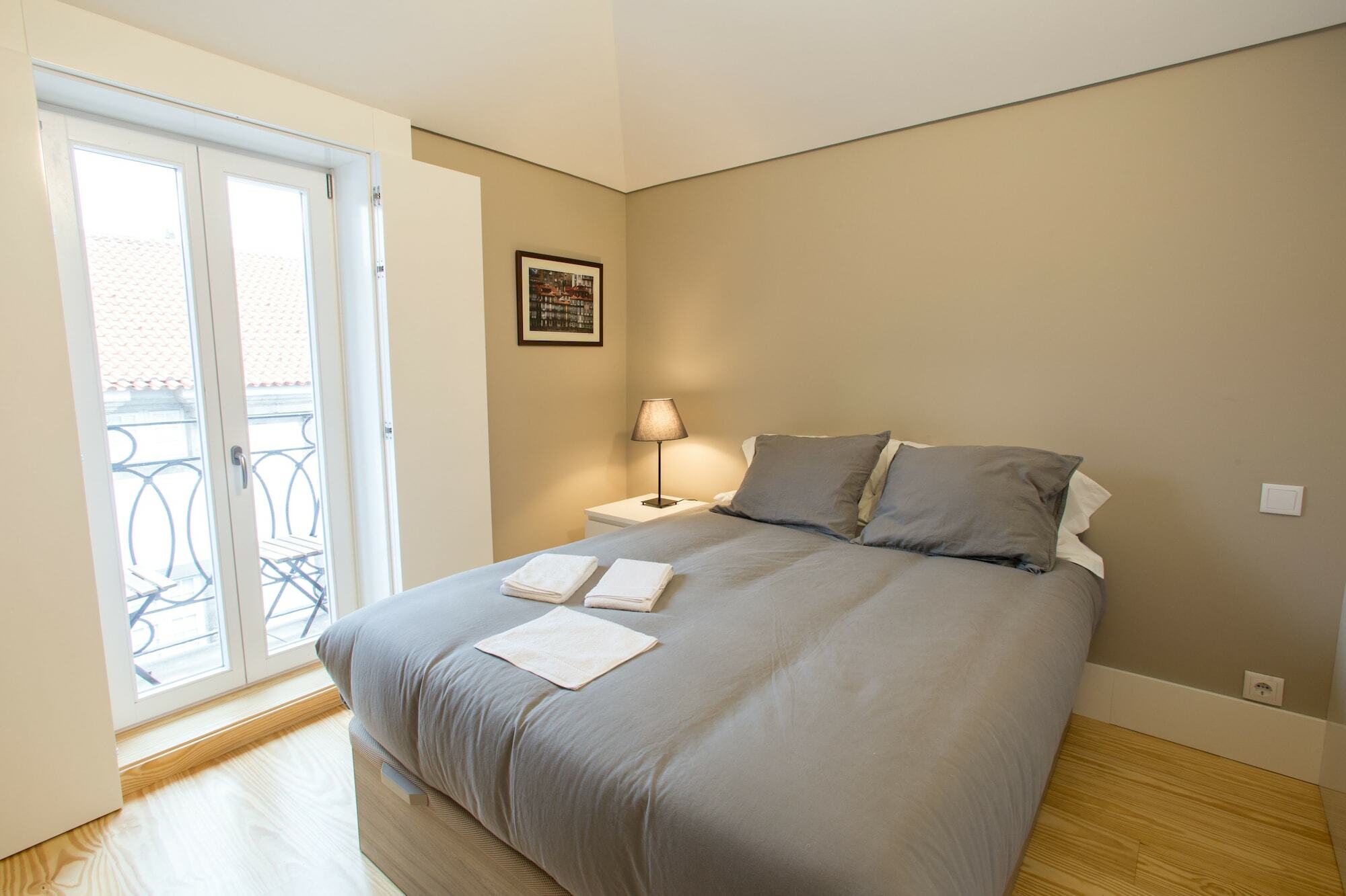 Porto And Clerigos Views By Porto City Hosts Екстериор снимка