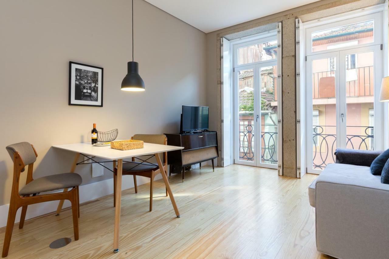 Porto And Clerigos Views By Porto City Hosts Екстериор снимка